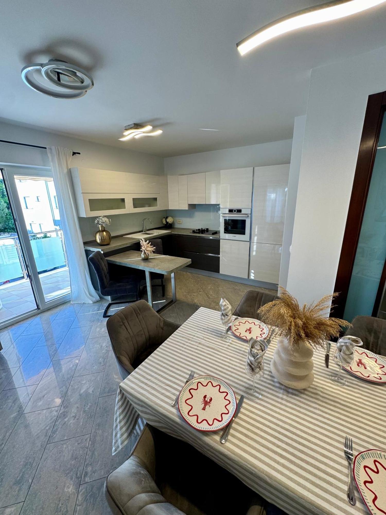 Apartments Toma Novalja Exterior photo